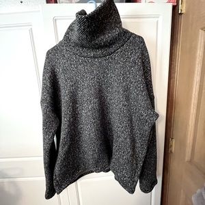 Columbia Women’s Size XL Mock neck Sweatshirt Black & White EUC Warm